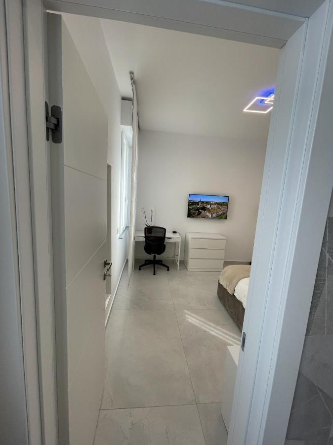 Varese Apartment Exterior photo